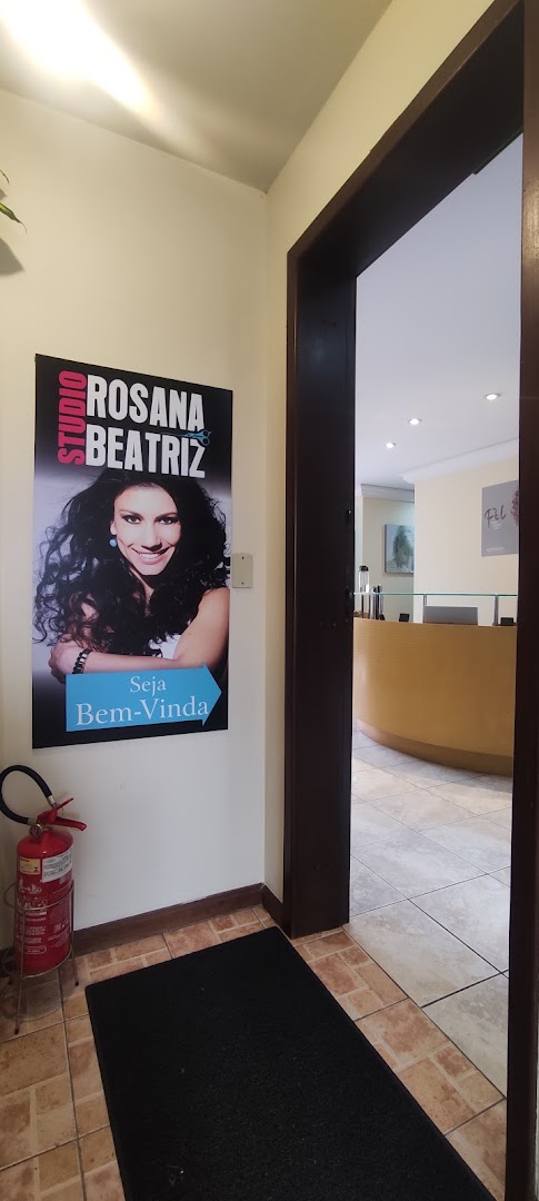Entrada e recepção do Studio Rosana Beatriz, no Bacacheri